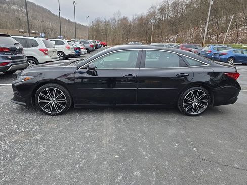 Used 2020 Toyota Avalon Touring w/ Advanced Safety Package FWD image 2