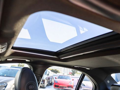 Used 2018 Mercedes-Benz C 300 Sedan image 36