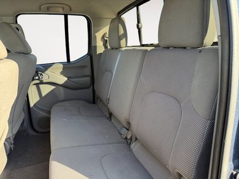 Used 2019 Nissan Frontier SV image 14