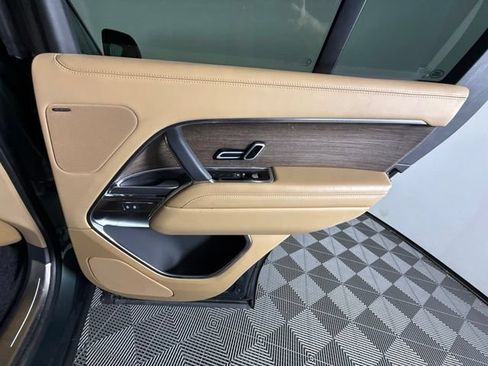 Used 2025 Land Rover Range Rover SE AWD/4WD image 35