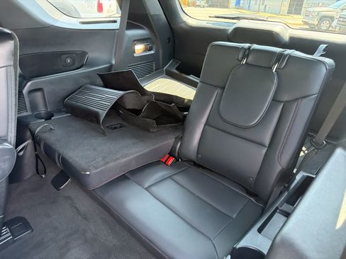 Used 2025 Ford Explorer ST-Line w/ Premium Package AWD/4WD image 15