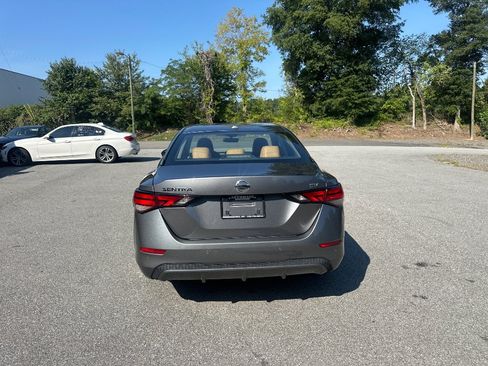 Used 2022 Nissan Sentra SV w/ SV Premium Package FWD image 6