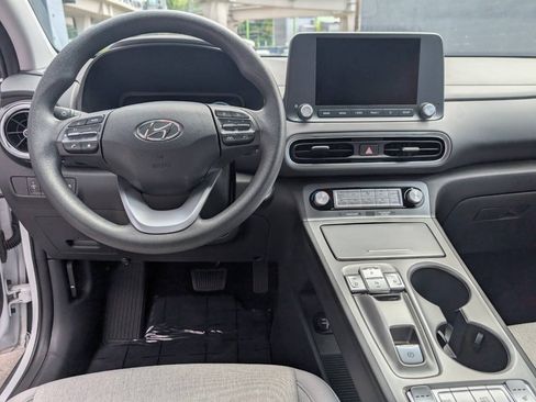 Used 2023 Hyundai Kona SE FWD image 11