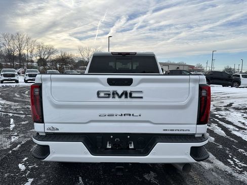 Used 2025 GMC Sierra 3500 Denali Ultimate image 12