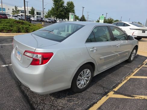 Used 2014 Toyota Camry LE FWD image 4