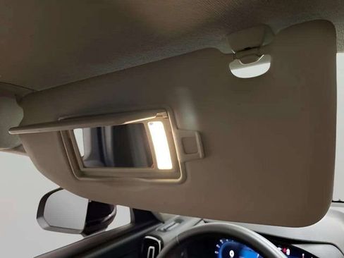 Used 2025 Volvo XC40 B5 Plus image 53