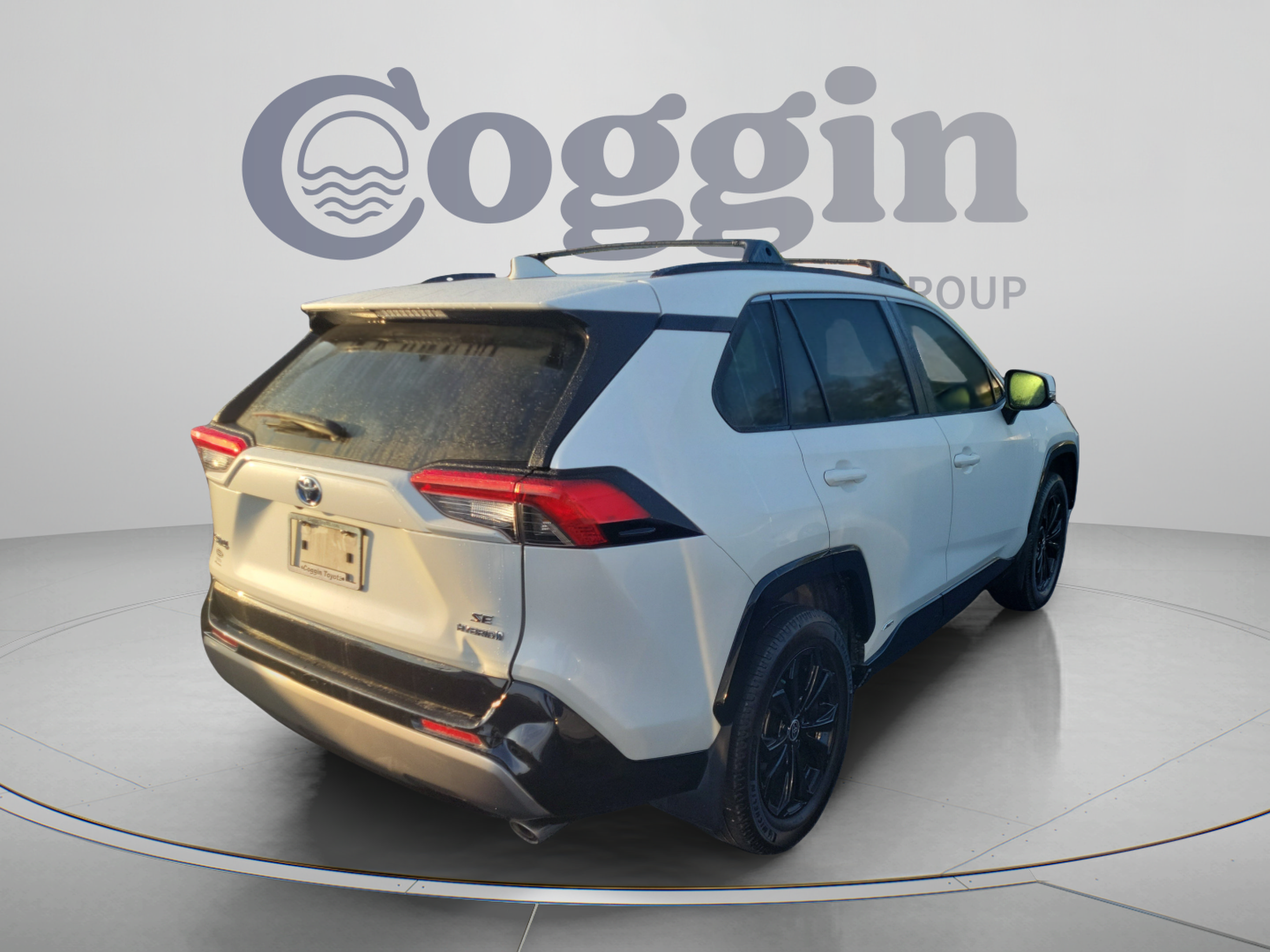 Used 2022 Toyota RAV4 SE AWD/4WD image 5