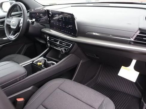 New 2026 Chevrolet Traverse LT w/ Sun and Wheel Package image 39