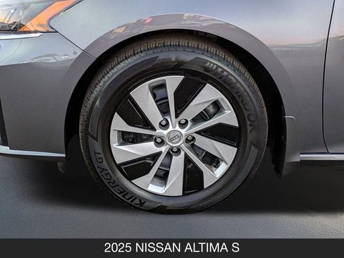 Certified 2025 Nissan Altima 2.5 S image 12