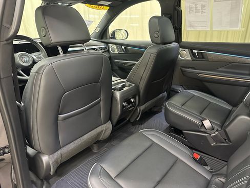 Certified 2025 Buick Enclave Avenir image 20