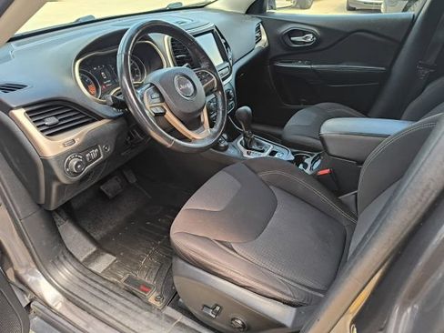 Used 2015 Jeep Cherokee Latitude w/ Comfort/Convenience Group AWD/4WD image 12