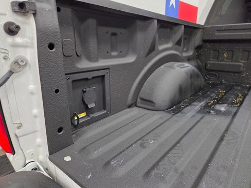 Used 2022 Ford F150 Lariat image 31