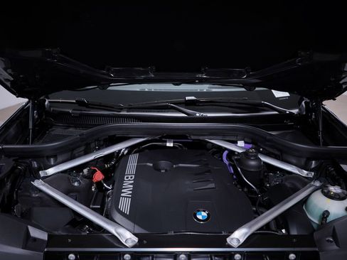 Used 2026 BMW X7 xDrive40i w/ M Sport Package image 19