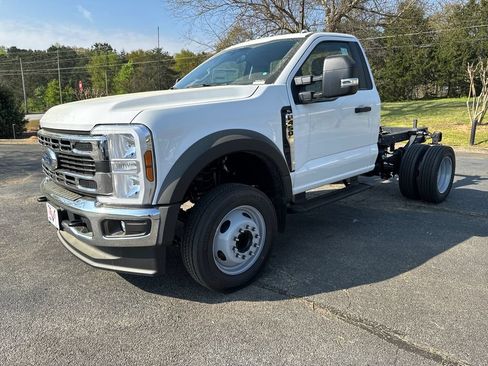 New 2026 Ford F450 XL w/ XL Chrome Package RWD image 3