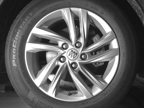Used 2025 Buick Envista Preferred FWD image 9