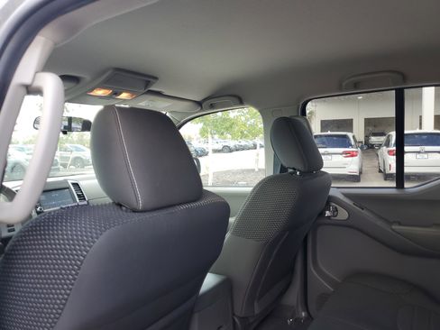 Used 2019 Nissan Frontier Desert Runner image 16