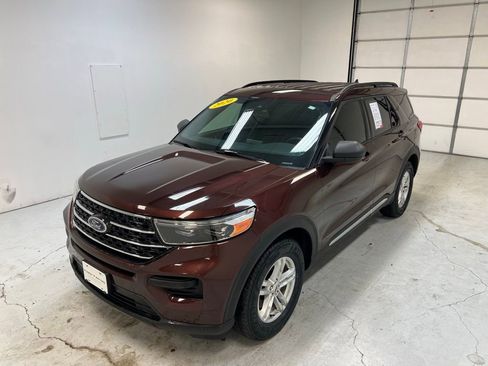 Used 2020 Ford Explorer XLT w/ Comfort Package image 5