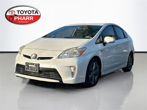 Used 2015 Toyota Prius Four image 1