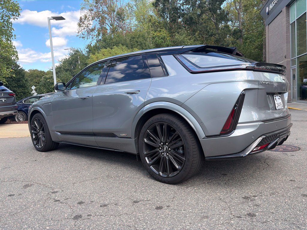 Used 2026 Cadillac Lyriq V AWD/4WD image 5