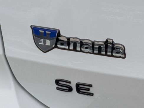 New 2026 Volkswagen Taos SE FWD image 12