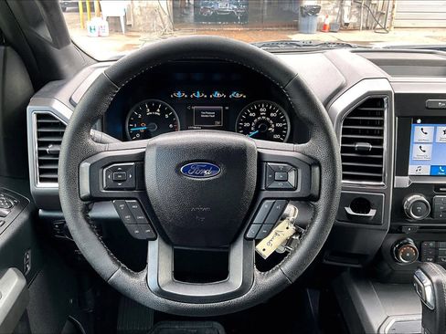 Used 2016 Ford F150 XLT w/ Equipment Group 302A Luxury image 6