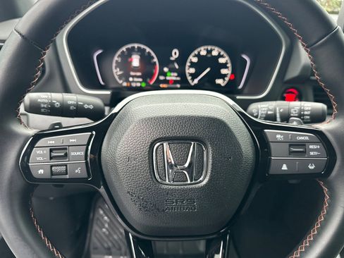 Used 2025 Honda Pilot Sport image 29