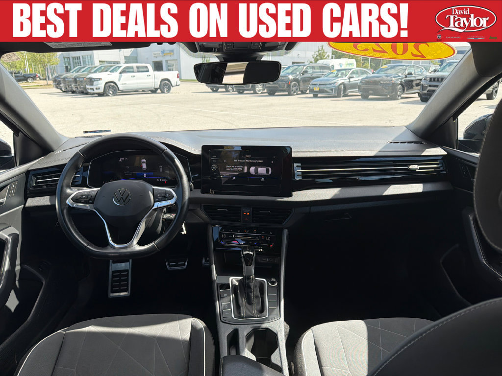 Used 2025 Volkswagen Jetta Sport FWD image 24