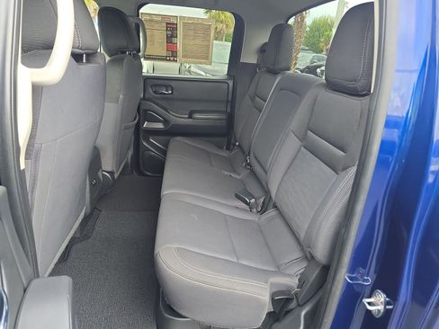 Used 2023 Nissan Frontier SV image 26
