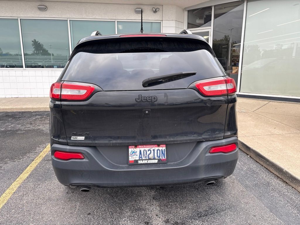 Used 2014 Jeep Cherokee Latitude w/ Comfort/Convenience Group AWD/4WD image 6