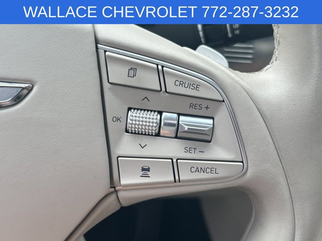 Used 2020 Genesis G90 3.3T Premium RWD image 18