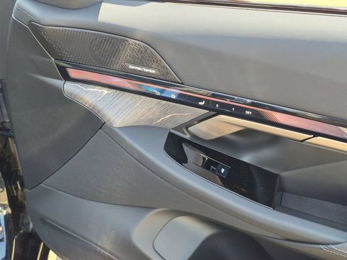 New 2027 BMW i5 eDrive40 w/ Executive Package RWD image 17