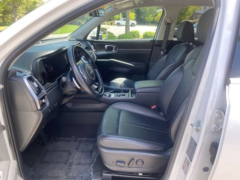 Used 2023 Kia Sorento EX AWD/4WD image 17