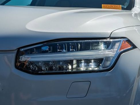 Used 2022 Volvo XC90 T6 Momentum w/ Climate Package image 13