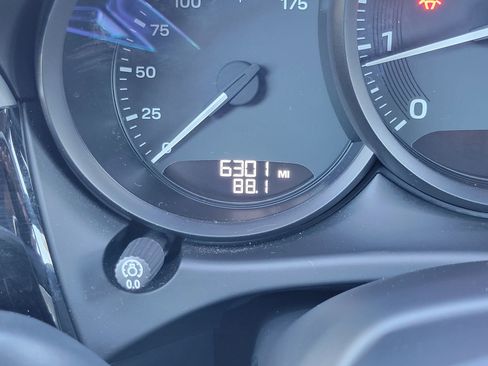 Used 2025 Porsche Macan image 16