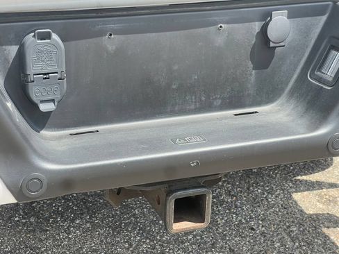 Used 2019 Ford F150 Platinum w/ Equipment Group 701A Luxury AWD/4WD image 8