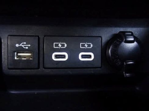 Used 2023 Toyota Highlander LE image 31