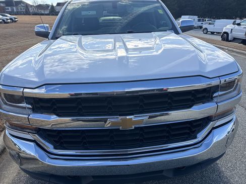 Used 2019 Chevrolet Silverado 1500 LT w/ All Star Edition image 3