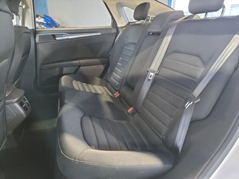 Used 2014 Ford Fusion SE image 24