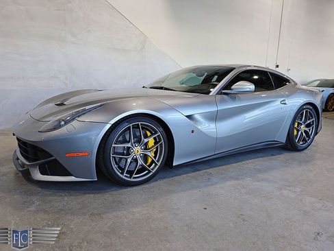 Used 2016 Ferrari F12 Berlinetta image 4