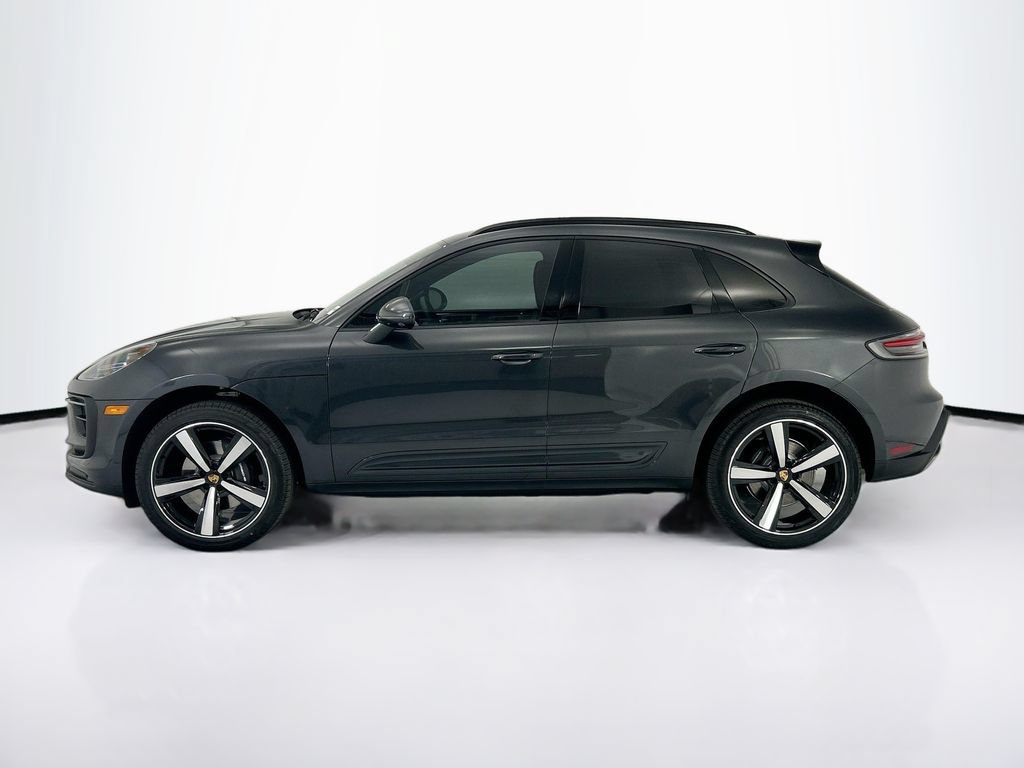 Used 2026 Porsche Macan AWD/4WD image 2