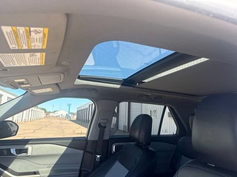 Used 2024 Ford Explorer XLT w/ Equipment Group 202A AWD/4WD image 3