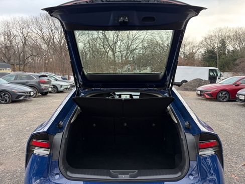 Used 2025 Toyota Prius LE image 29