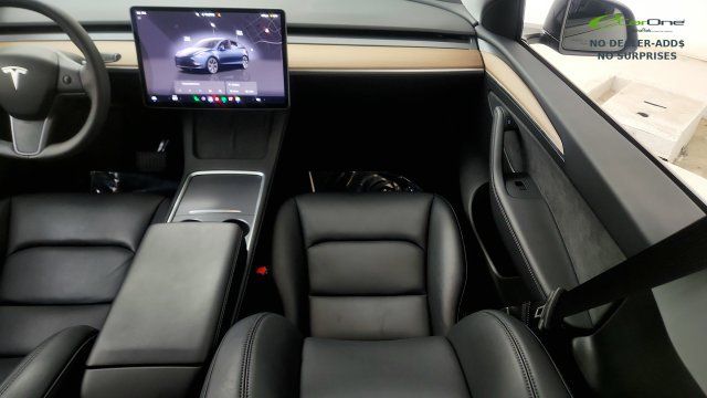 Used 2025 Tesla Model Y Long Range RWD image 51