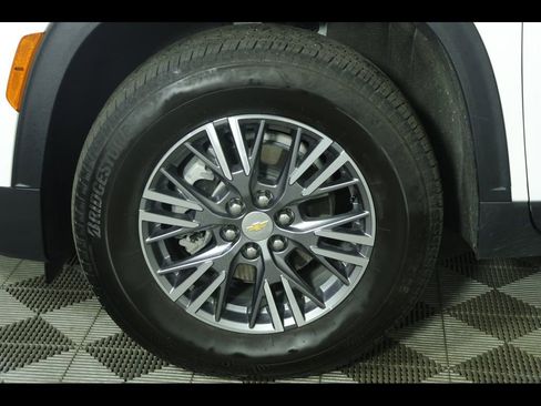 Used 2025 Chevrolet Traverse LT AWD/4WD image 45