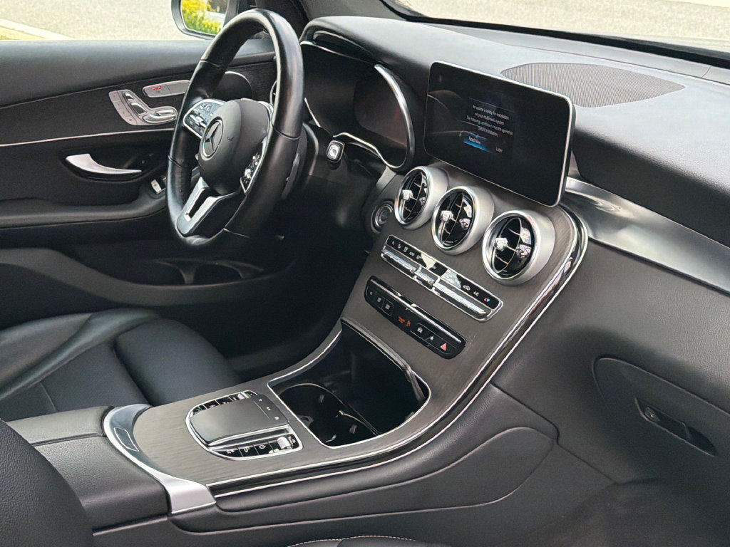 Used 2022 Mercedes-Benz GLC 300 4MATIC w/ Premium Package Lite image 8