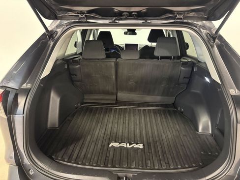 Used 2023 Toyota RAV4 LE AWD/4WD image 35