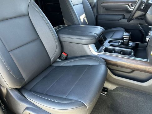 Used 2025 GMC Sierra 1500 SLT w/ SLT Premium Package image 27