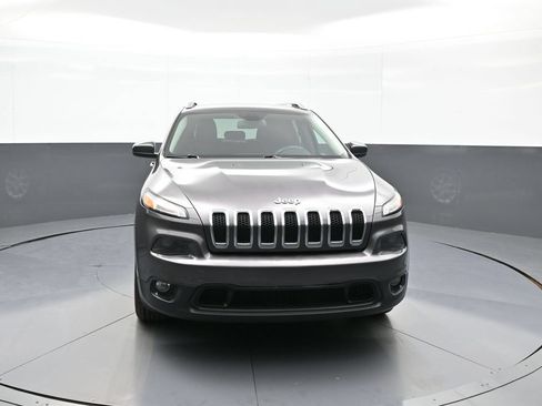 Used 2015 Jeep Cherokee Latitude AWD/4WD image 2