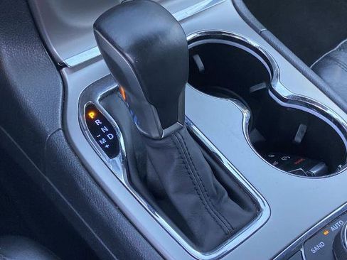 Used 2018 Jeep Grand Cherokee Limited w/ Luxury Group II image 12