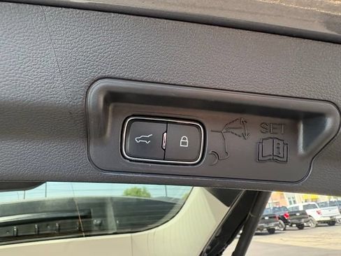 Used 2025 Ford Explorer Active w/ Active Comfort Package AWD/4WD image 17
